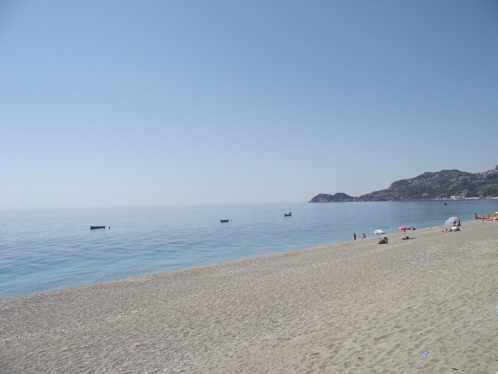 B&B Il Mare Degli Dei Letojanni Exterior foto